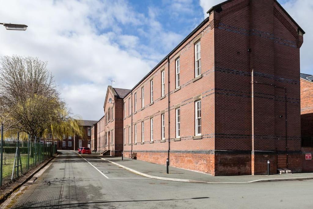Fusilier Apartment Wrexham City Buitenkant foto