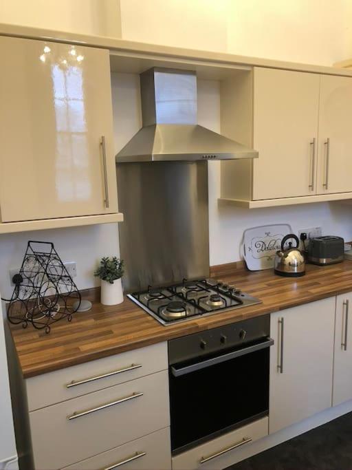Fusilier Apartment Wrexham City Buitenkant foto